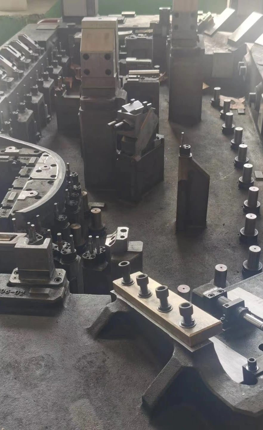 Tooling installation shown in the BYTE application source photograph