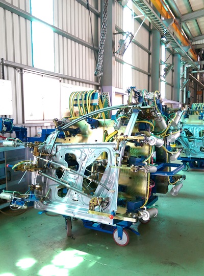 Door assembly line · Original equipment images 3